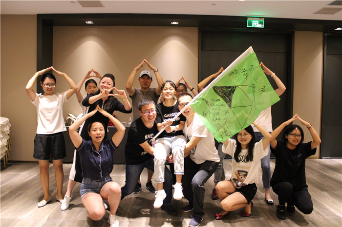 我市举办职引未来—2025年全国城市联合招聘高校毕业生暨贵港市服务实体经济用工专场招聘会